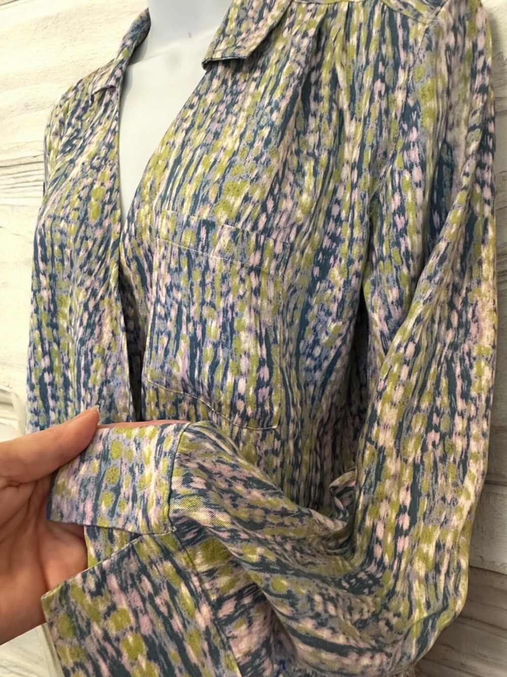 Pilcro Tisha Surplice Abstract Blue Green Long-Sleeve V-Neck Blouse. XS. - Picture 2 of 11